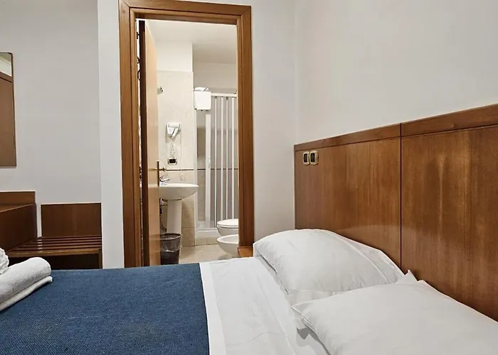 Hotel Jacuzzi: Hotel Zara Napoli