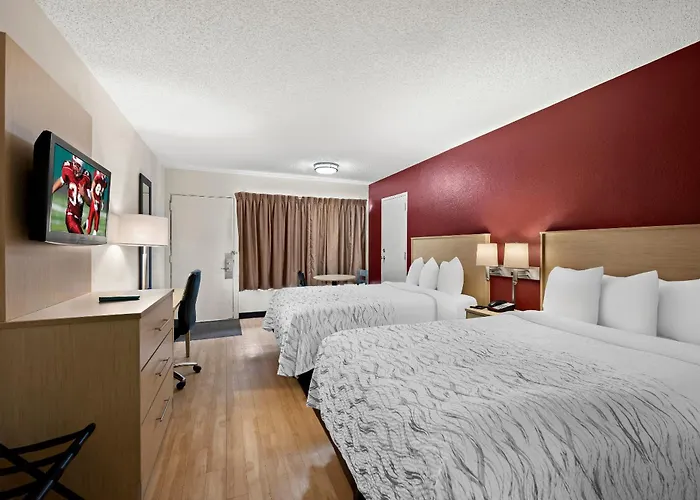 Red Roof Inn Plus+ & Suites Downtown-5Th Ave S